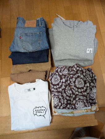 Frühlings- & Sommerkleider-Paket: Jeans, Hemden, Pullover &
