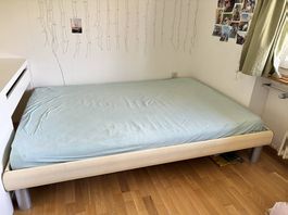 140cm Bett mit Bettrost ohne Matratze