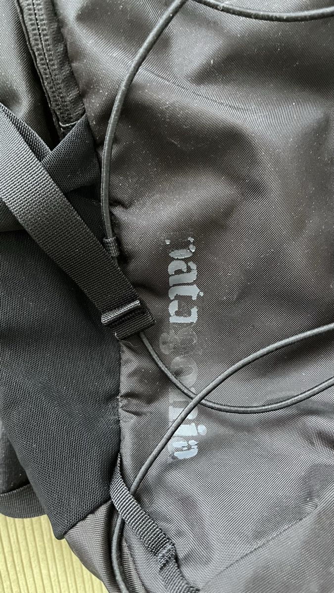 Patagonia Zaini: Patagionia Rucksack - Refugio - 30L - Schwarz – Usato da Luzern venduto da Calidru 1