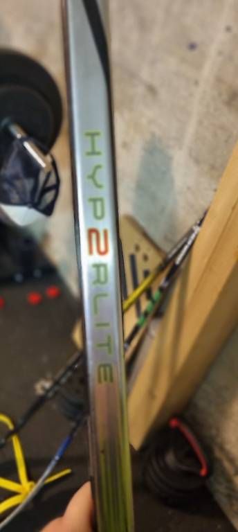 Crosses & Cannes: Bauer Hyperlite Eishockeystock  – D'occasion à Biel/Bienne par sheila7002 3
