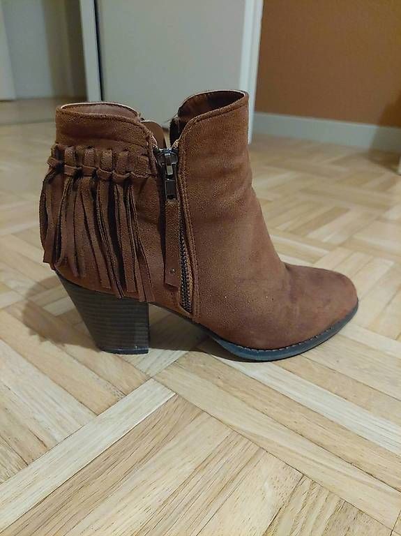 Damenschuhe: vends chaussure taille 38 très peu portée – Gebraucht aus Onex von morelan 1