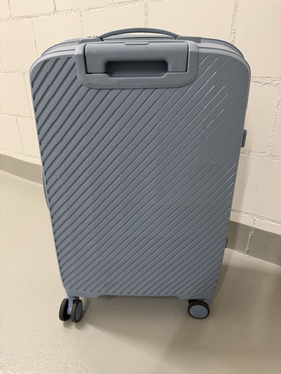 Reisekoffer: Rollkoffer Blau  – Gebraucht aus Rütihof von Sandythemovie