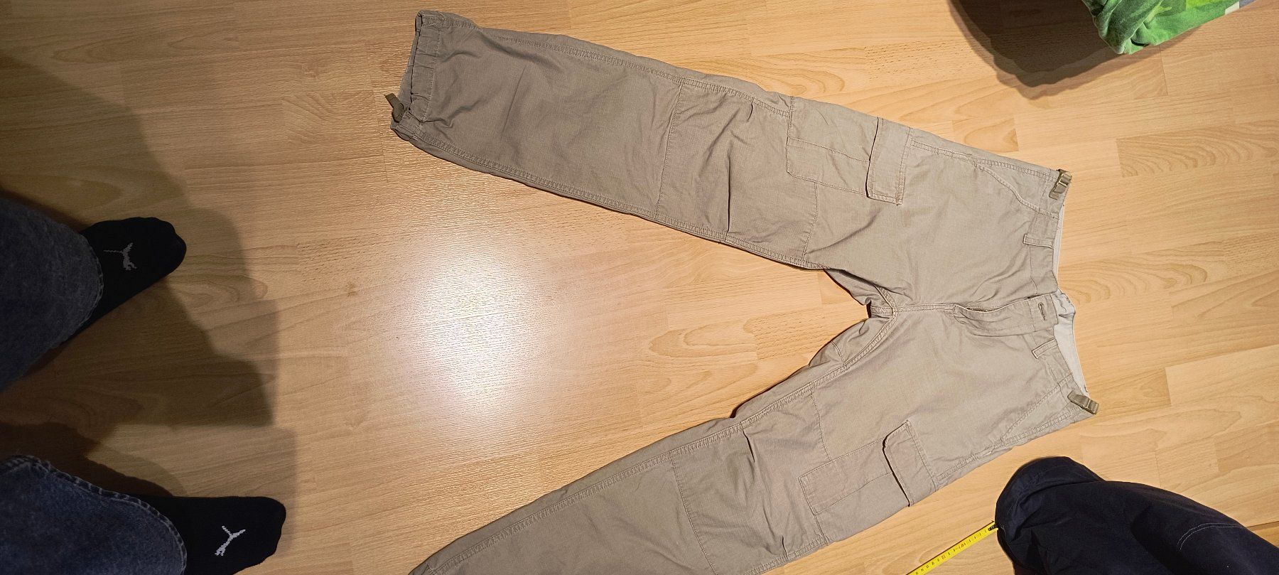 Carhartt Pantaloni: Carhartt Cargo Hose – Usato da Wiedlisbach venduto da Leaf99