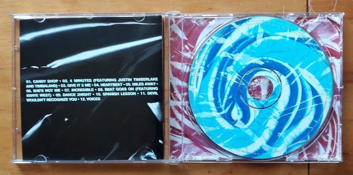 CD: MADONNA - Hard Candy - cd 2008 – Usato da Le Locle venduto da PereiraHugo 2