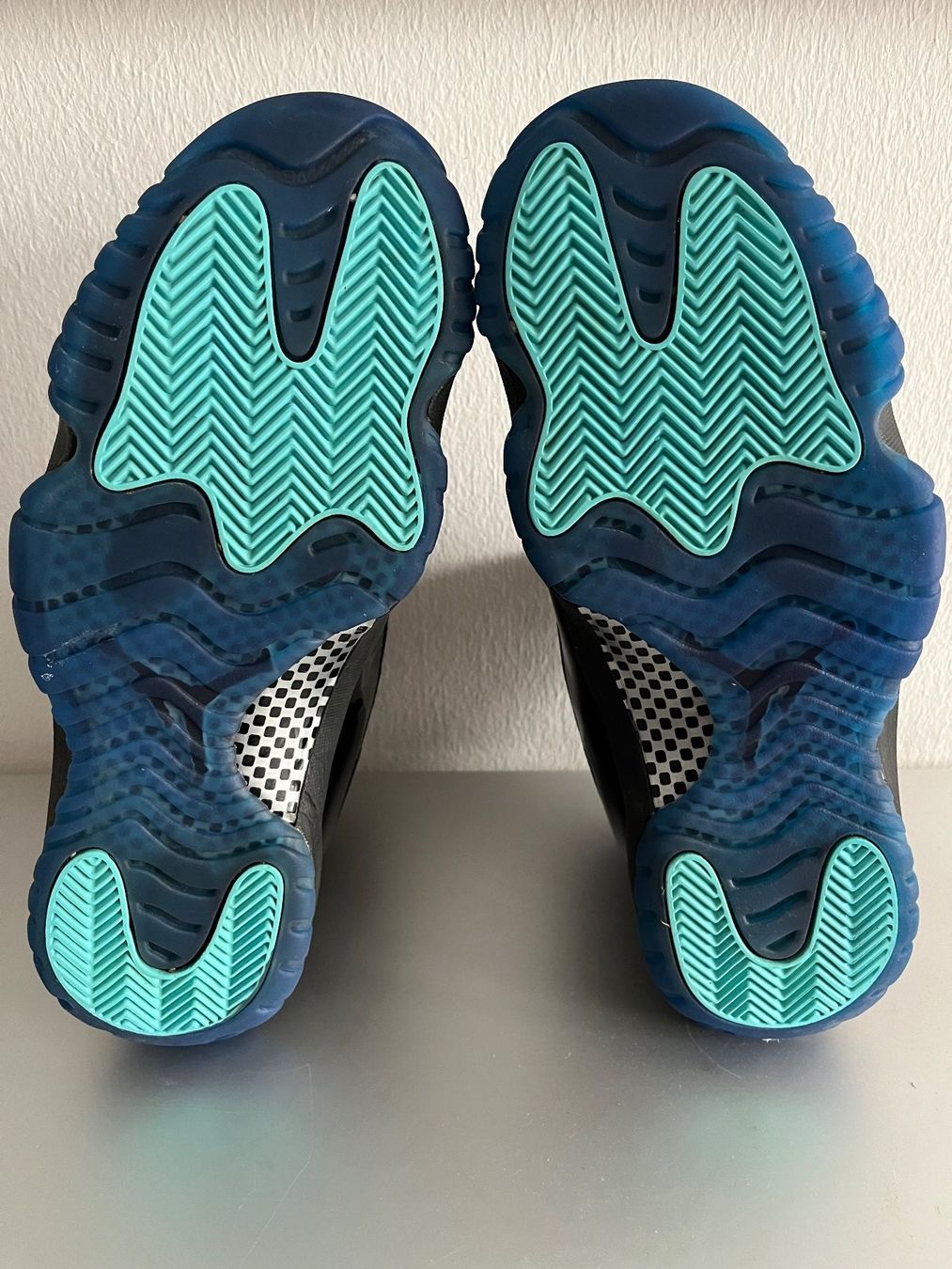 Jordan Scarpe per ragazzi: Jordan 11 – Usato da St. Gallen venduto da Nickat 1