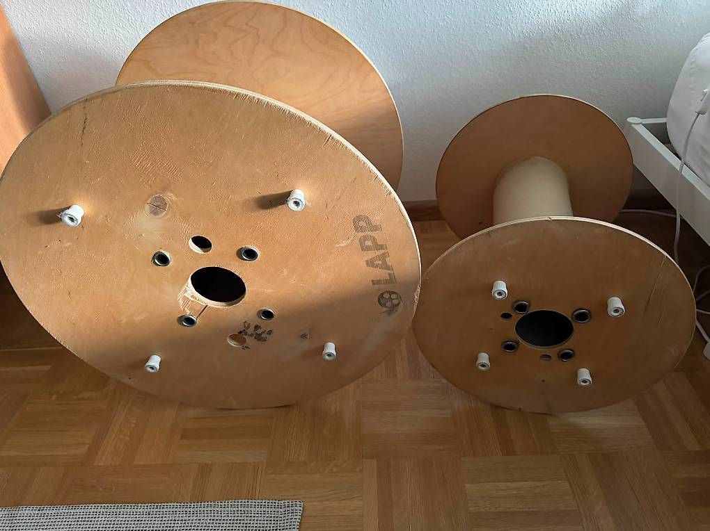 Tavoli: Zu verschenken: 2 Kabeltrommeln aus Holz – Usato da Allschwil venduto da jos_9jdf 1