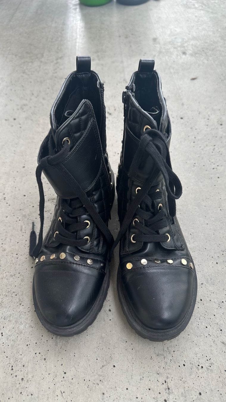 Guess Damenschuhe: GUESS Stiefeletten Schwarz Grösse 38 – Gebraucht aus Zürich von bra_m9b2 2