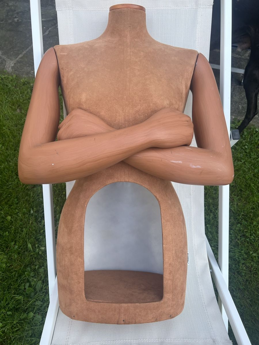 Allestimento di negozi e stand fieristici: Busto Bonaveri Vintage – Usato da Tesserete venduto da giraffina