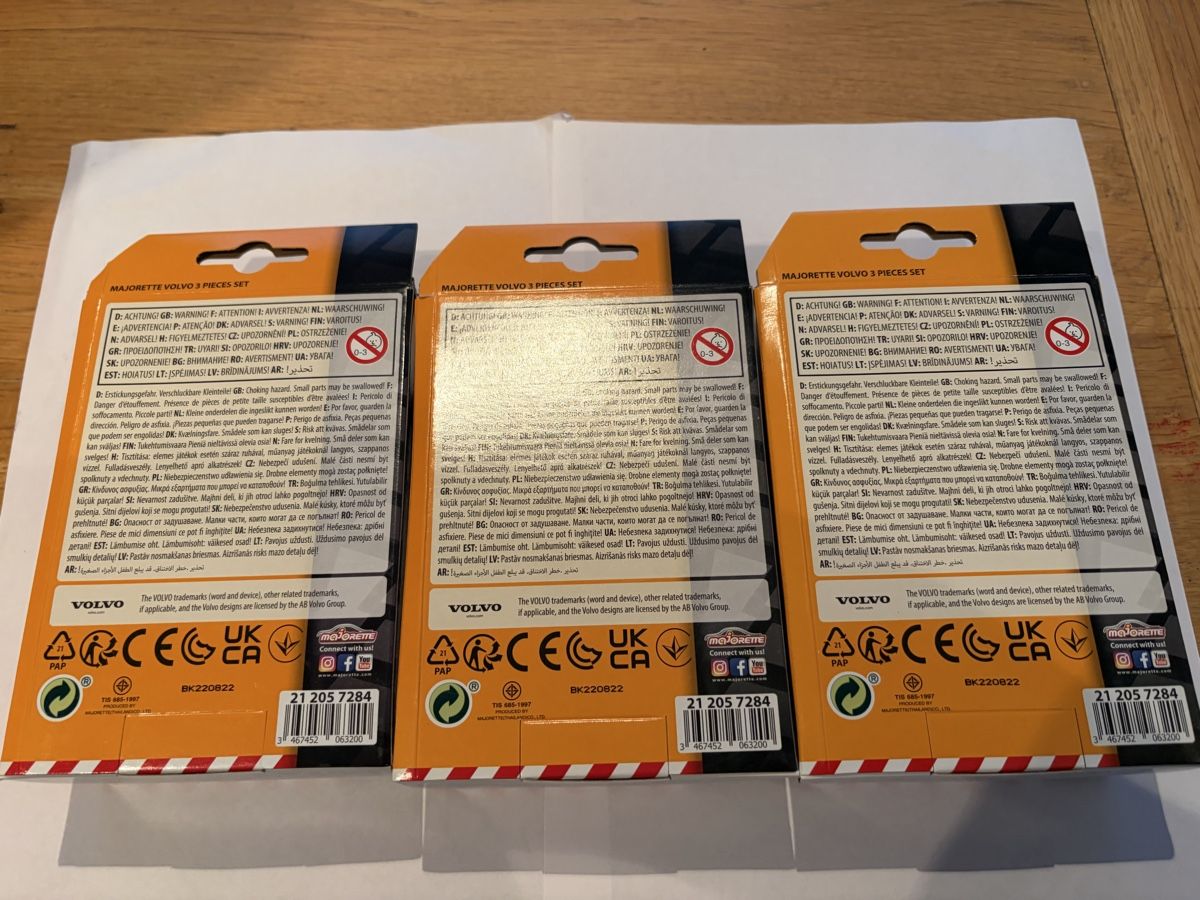 Majorette Modellini d'auto: Camions Majorette Volvo 3 boîtes – Nuovo (secondo la descrizione) da Echallens venduto da JAR69 1