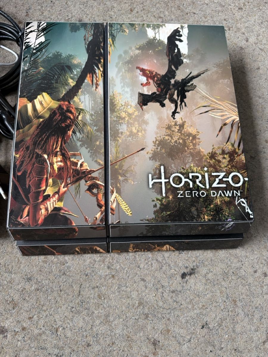 Sony Console: Horizon Zero Dawn PS4 500GB Special Edition – Usato da Thun venduto da BanjoDan 1