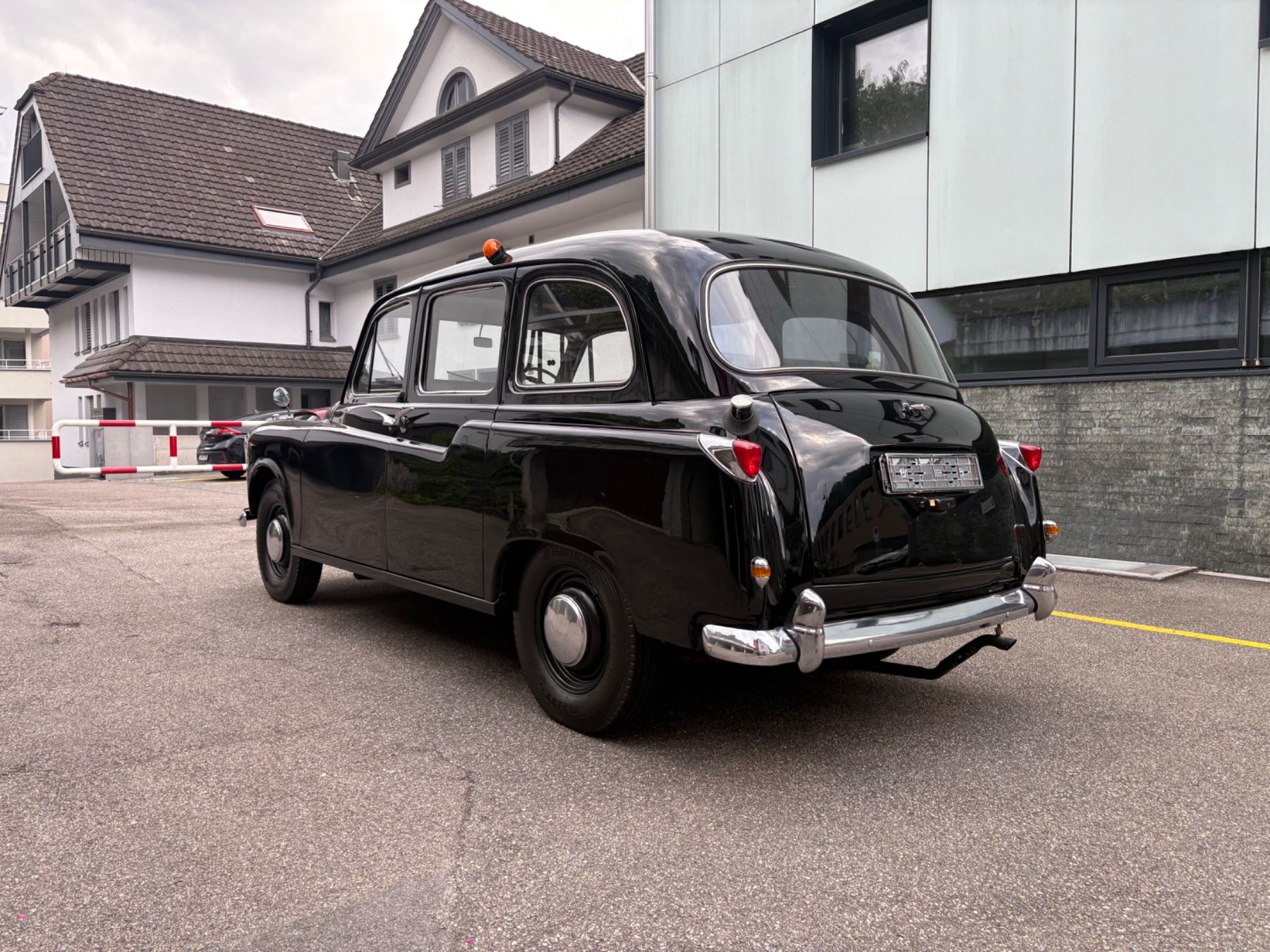 Austin Autos: Original London Taxi FX4 – Gebraucht aus Wolhusen von SilvanK. 2