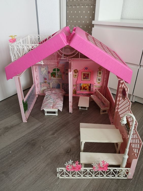 VALISE BARBIE 1987. (Gebraucht) in Bex für CHF 8 - mit Lieferung auf