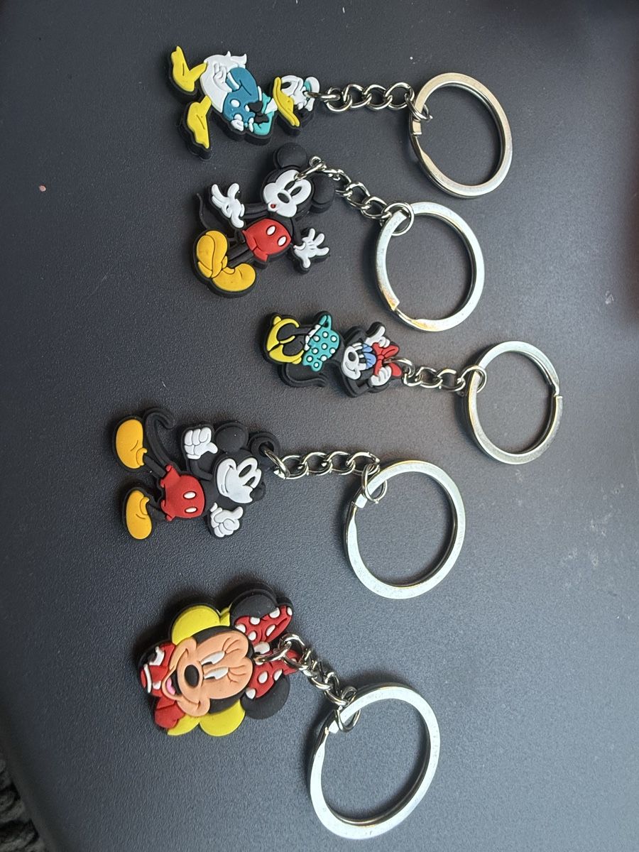 Disney Portachiavi: Disney Keychains 8 units small - 1 unit big and 4 Bracelets  – Nuovo e nell'imballaggio originale da Wald ZH venduto da Carloiten 4