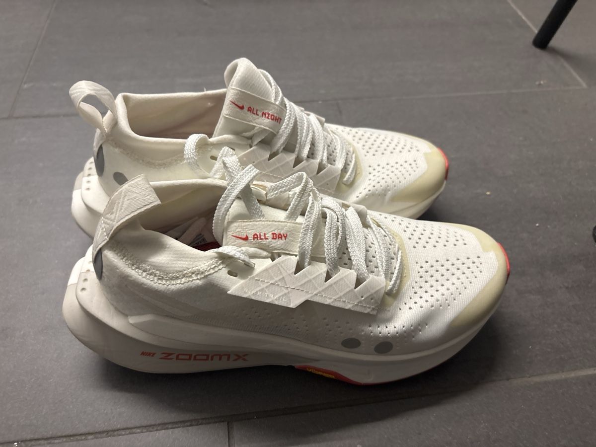 Nike Scarpe da donna: Nike Zoomx – Nuovo (secondo la descrizione) da Erlenbach ZH venduto da Vintage015
