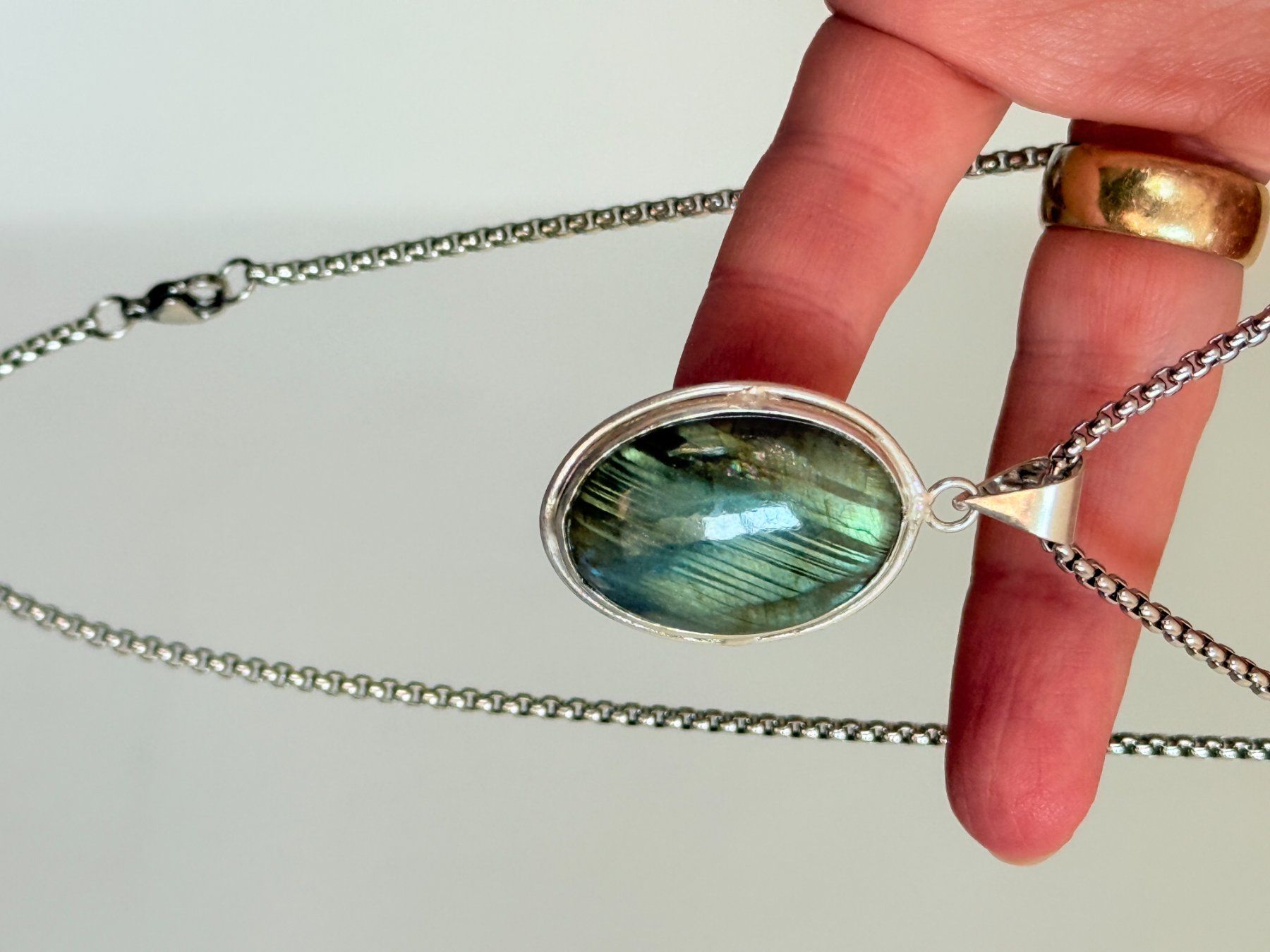 Catenine: Collier avec Pendentif Pierre de Labradorite ✨ – Nuovo e nell'imballaggio originale da Genève venduto da AGBERG 3