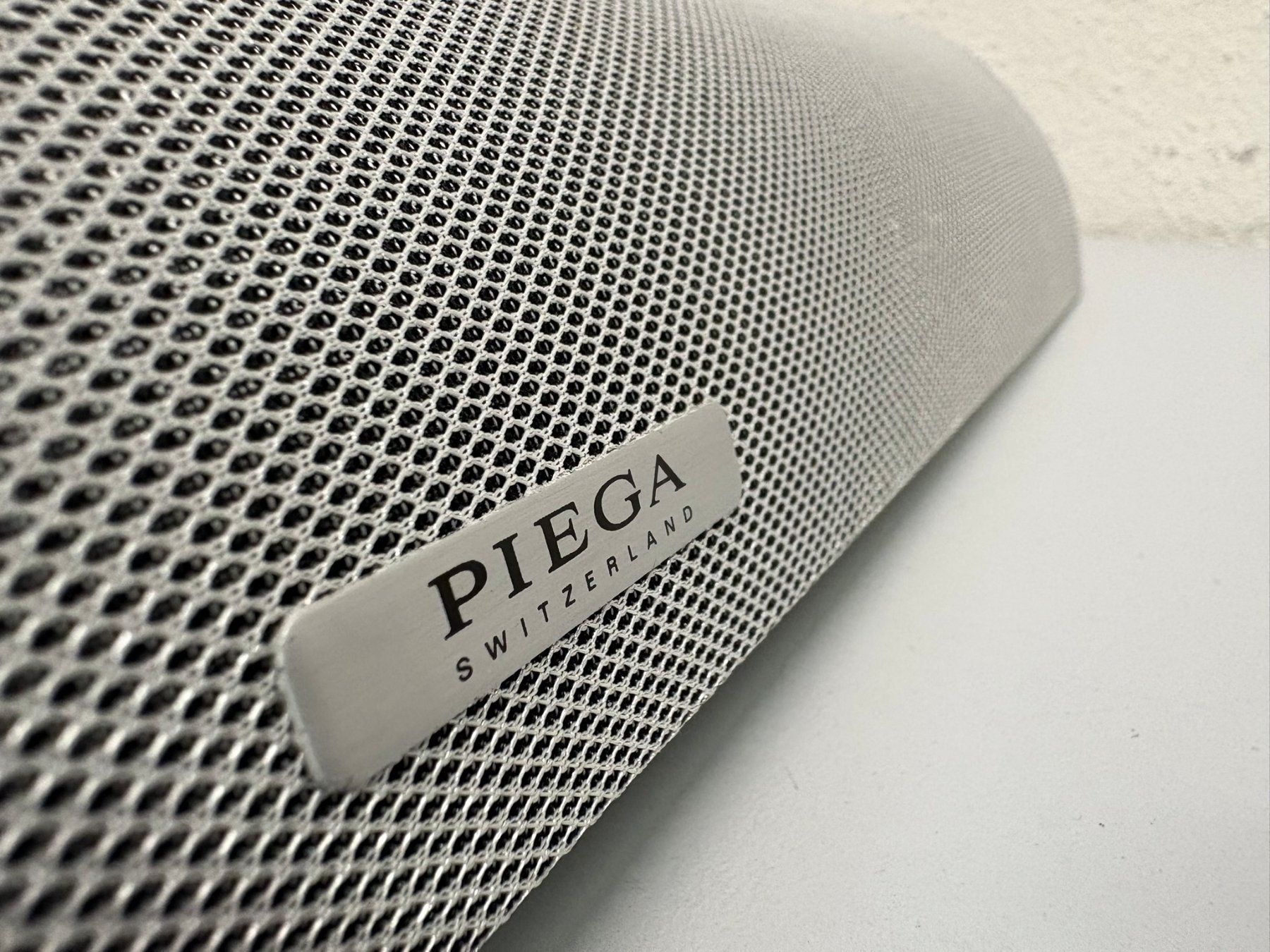 Piega Casse acustiche: Centerabdeckung silber TMicro AMT – Nuovo (secondo la descrizione) da Hochdorf venduto da av-electronics 2