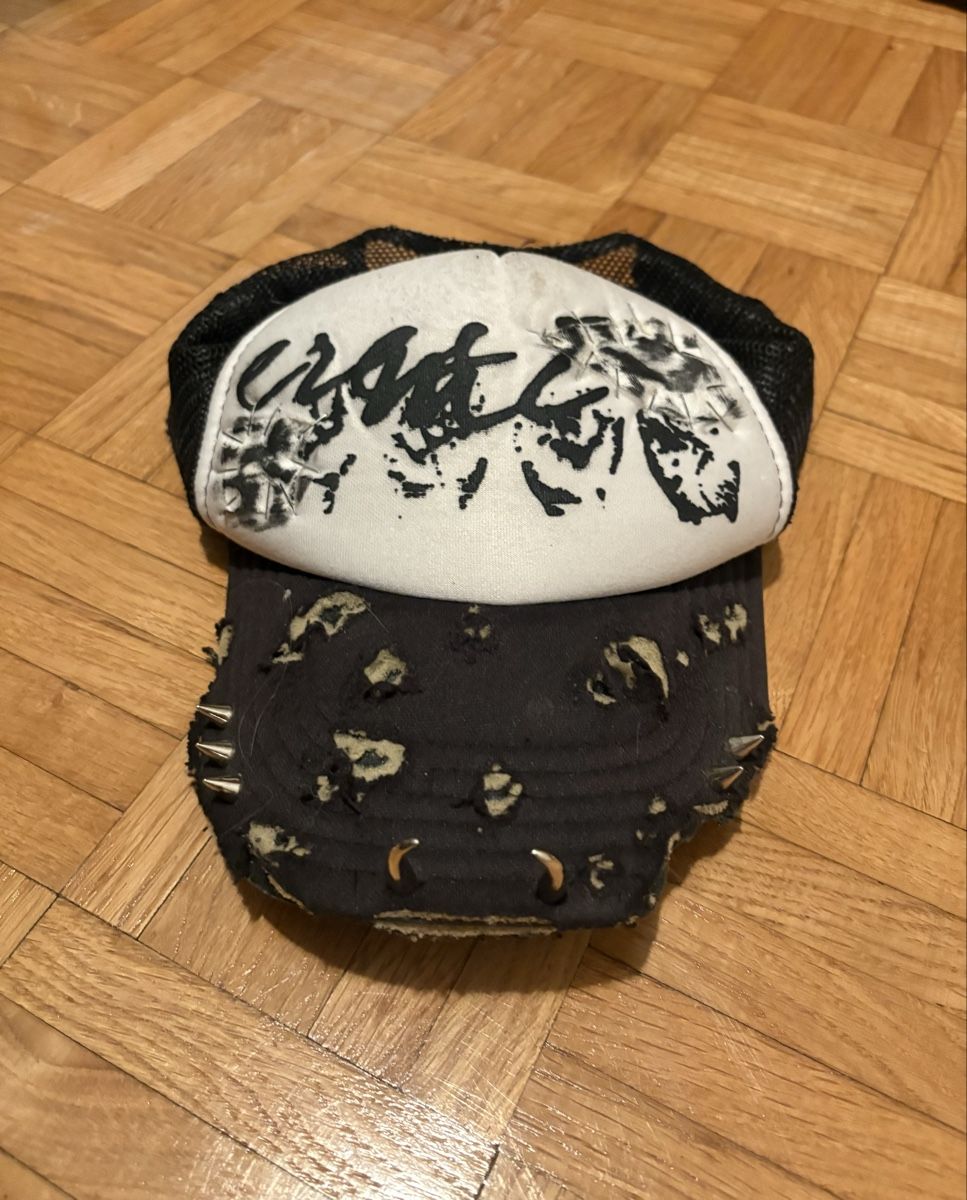 Copricapi, berretti & cappellini: Costum punk trucker hat – Usato da Minusio venduto da Lollezo