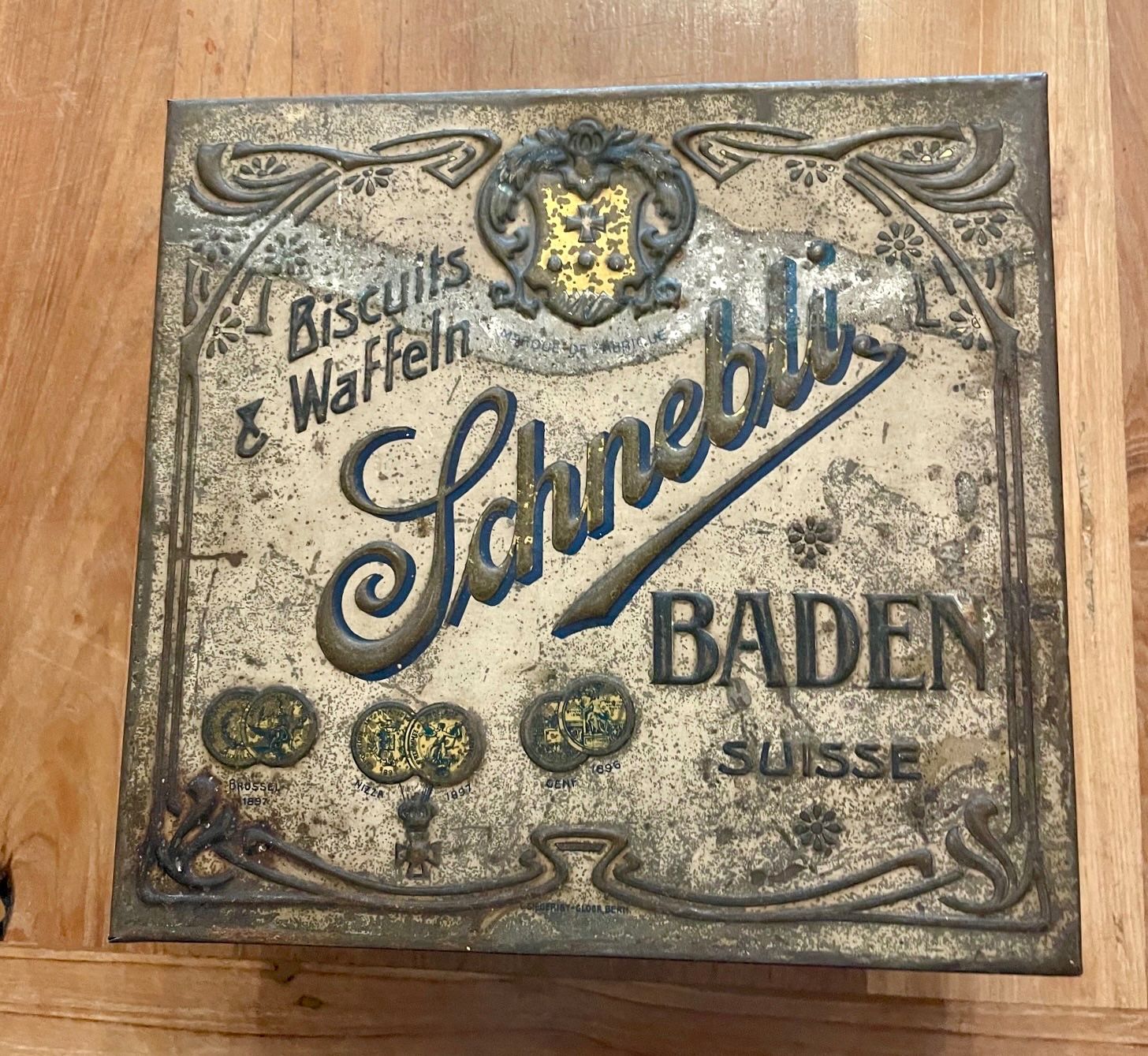 Contenitori & Simili: Blechdose Schnebli Biscuits und Waffeln – Usato da Zwingen venduto da Dvl1500