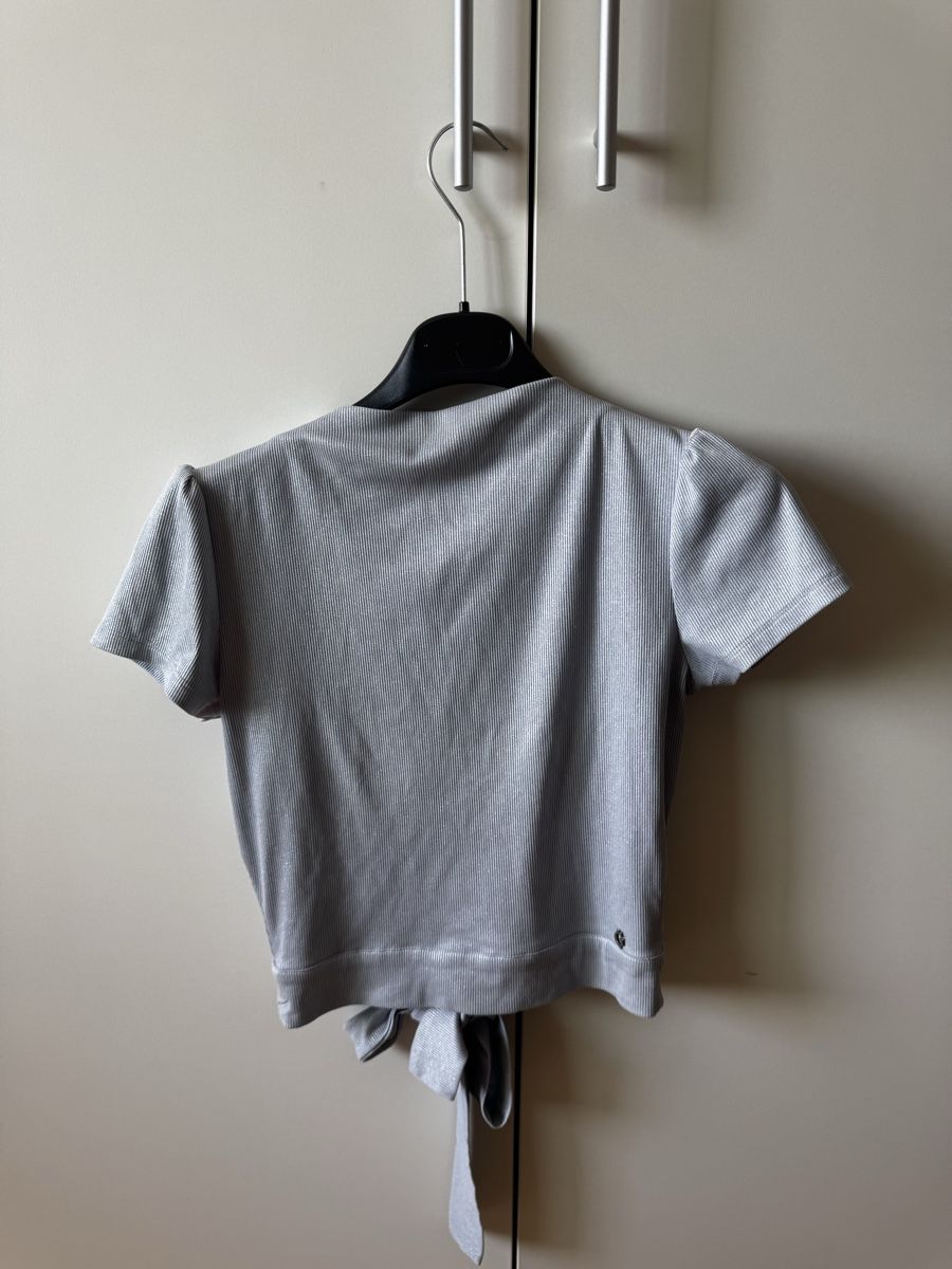 Guess Tops: Guess top S light blue – Gebraucht aus Biel/Bienne von Clau____dia95