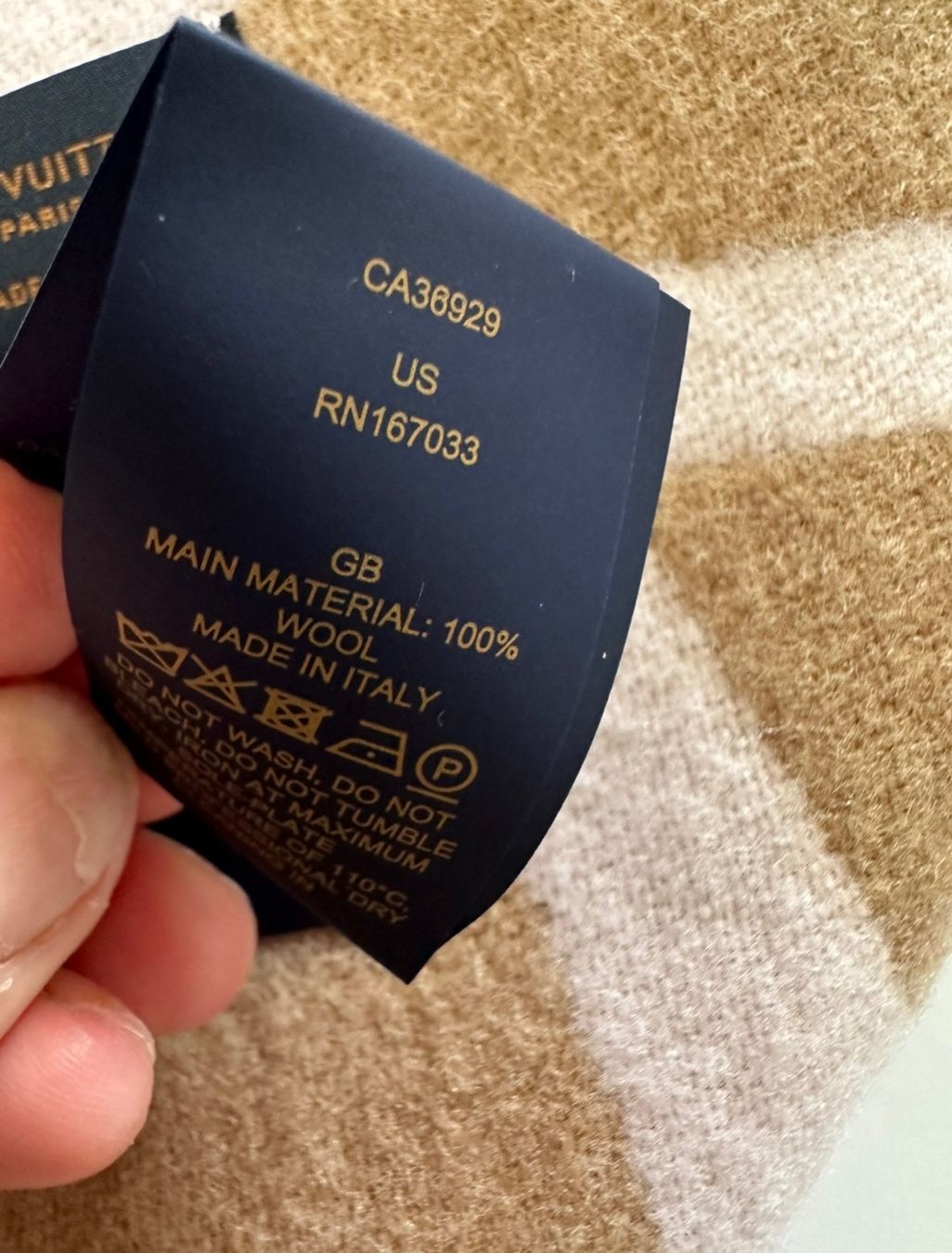 Louis Vuitton Foulard & Sciarpe: Louis Vuitton sciarpa – Nuovo (secondo la descrizione) da Pregassona venduto da Reluxuryspace 4