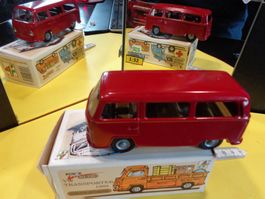 VW Bus  1-43 (mit Box) Kovap  (Boo3)