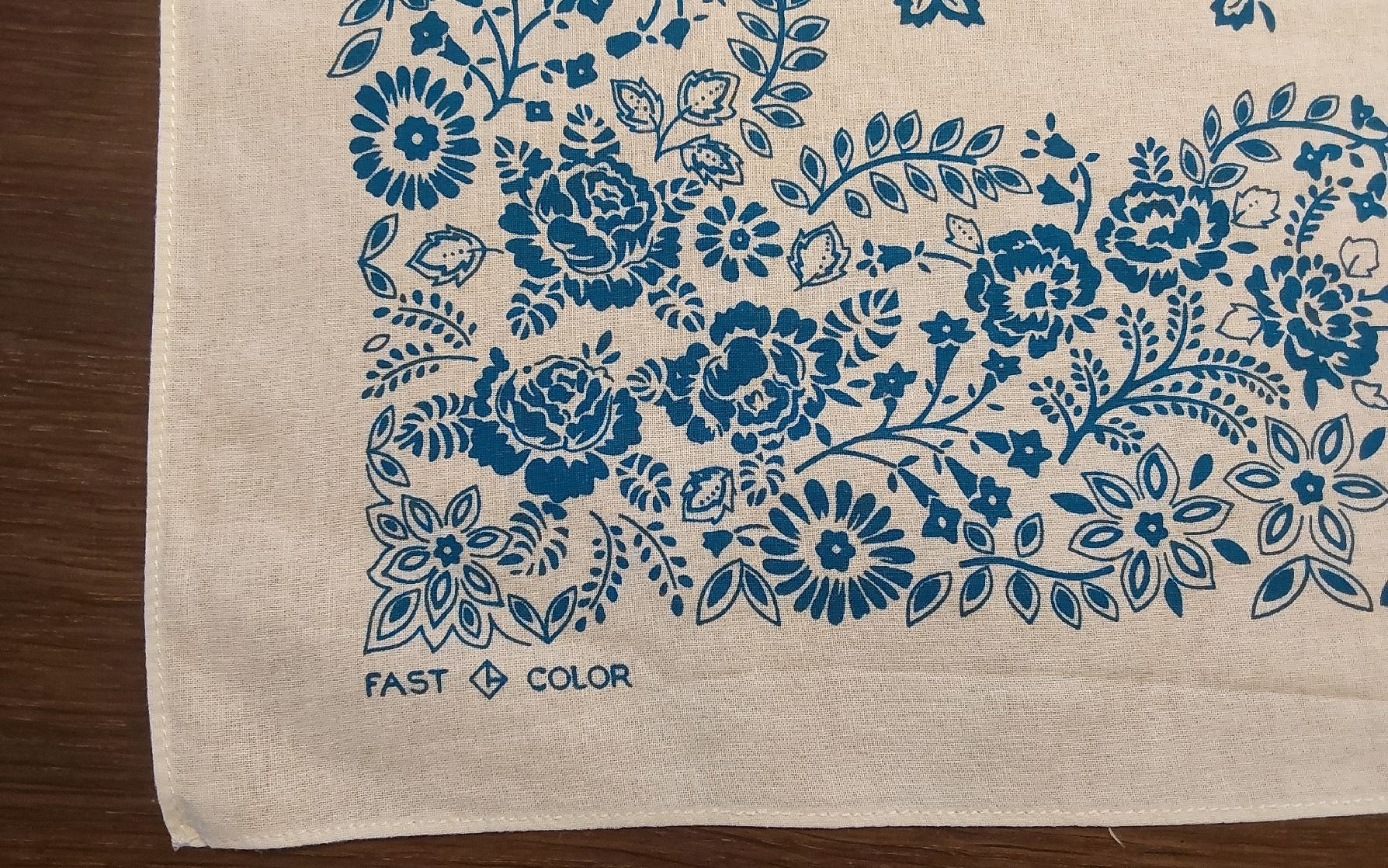 Foulards & écharpes: Baumwolltuch quadratisch – Neuf (Voir description) à Köniz par scopello12 2