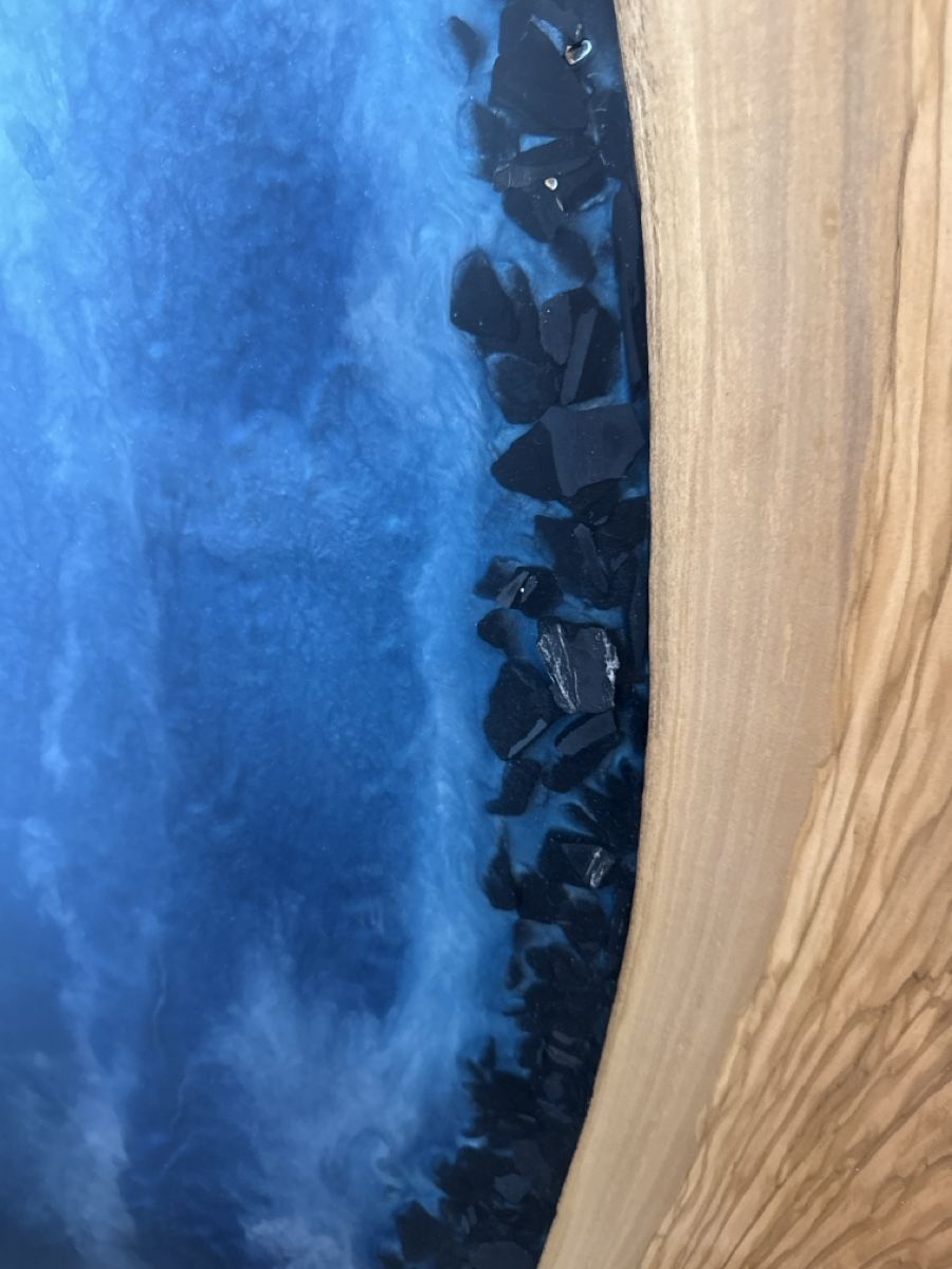 Piatti di portata: Selbstgebaute Tischplatte Epoxidharz – Usato da Winterthur venduto da Julia_bgrt 3