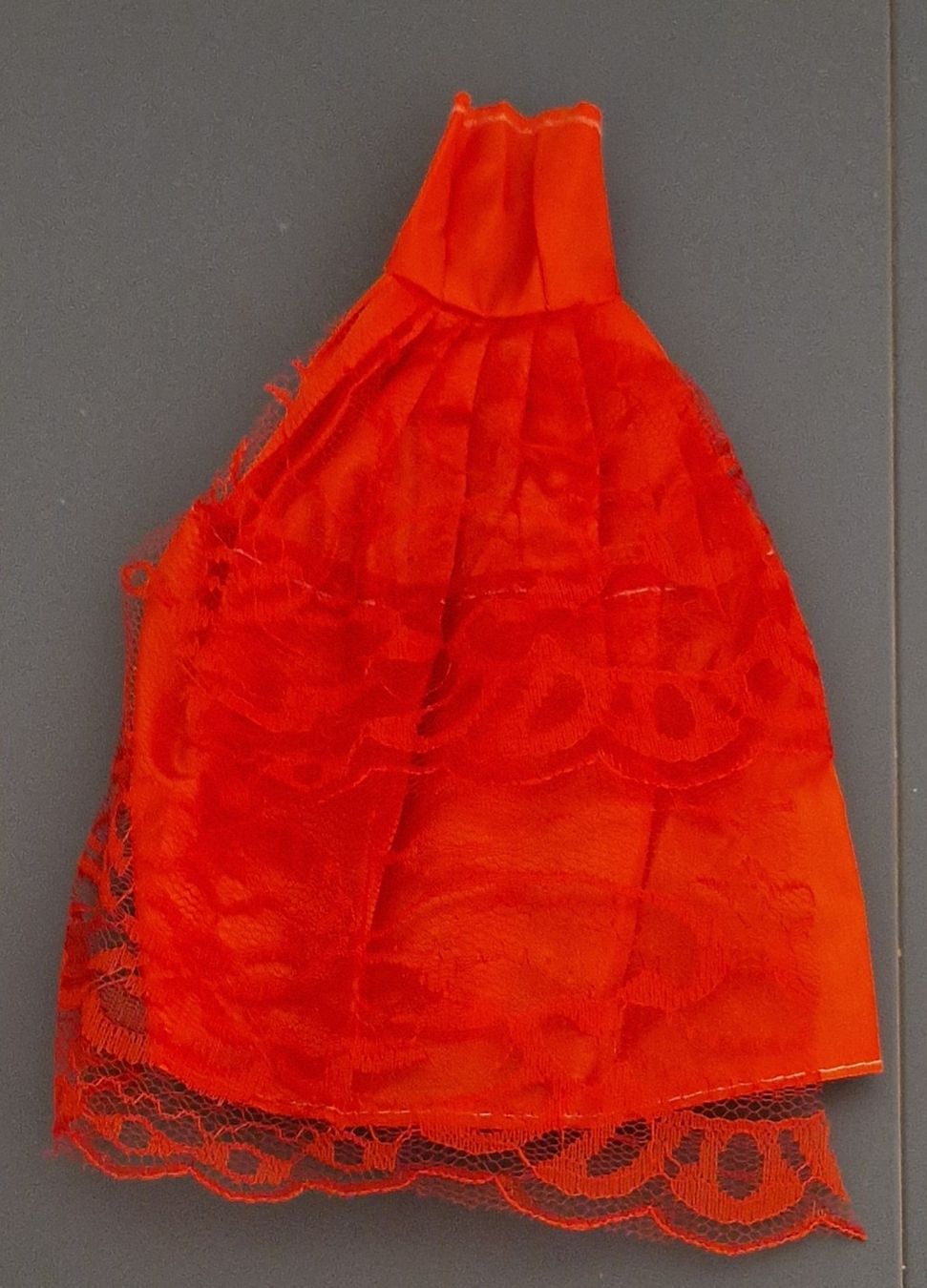 Bambole: Robe pour Barbie – Usato da Couvet venduto da Pioune