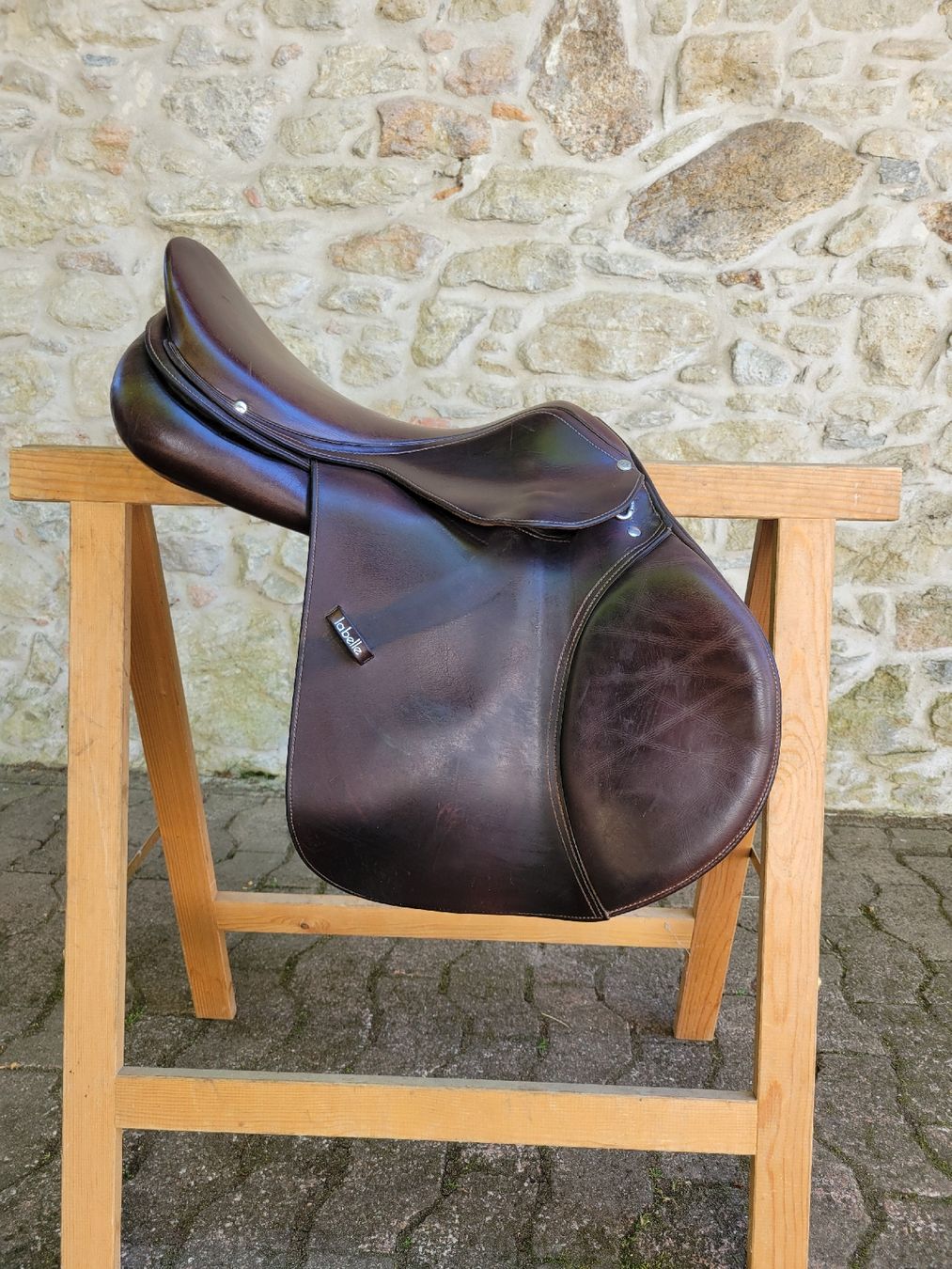 Selle & Accessori: Sattel mit GEBROCHENEM Sattelbaum  – Difettoso da Mühledorf SO venduto da Floramedora