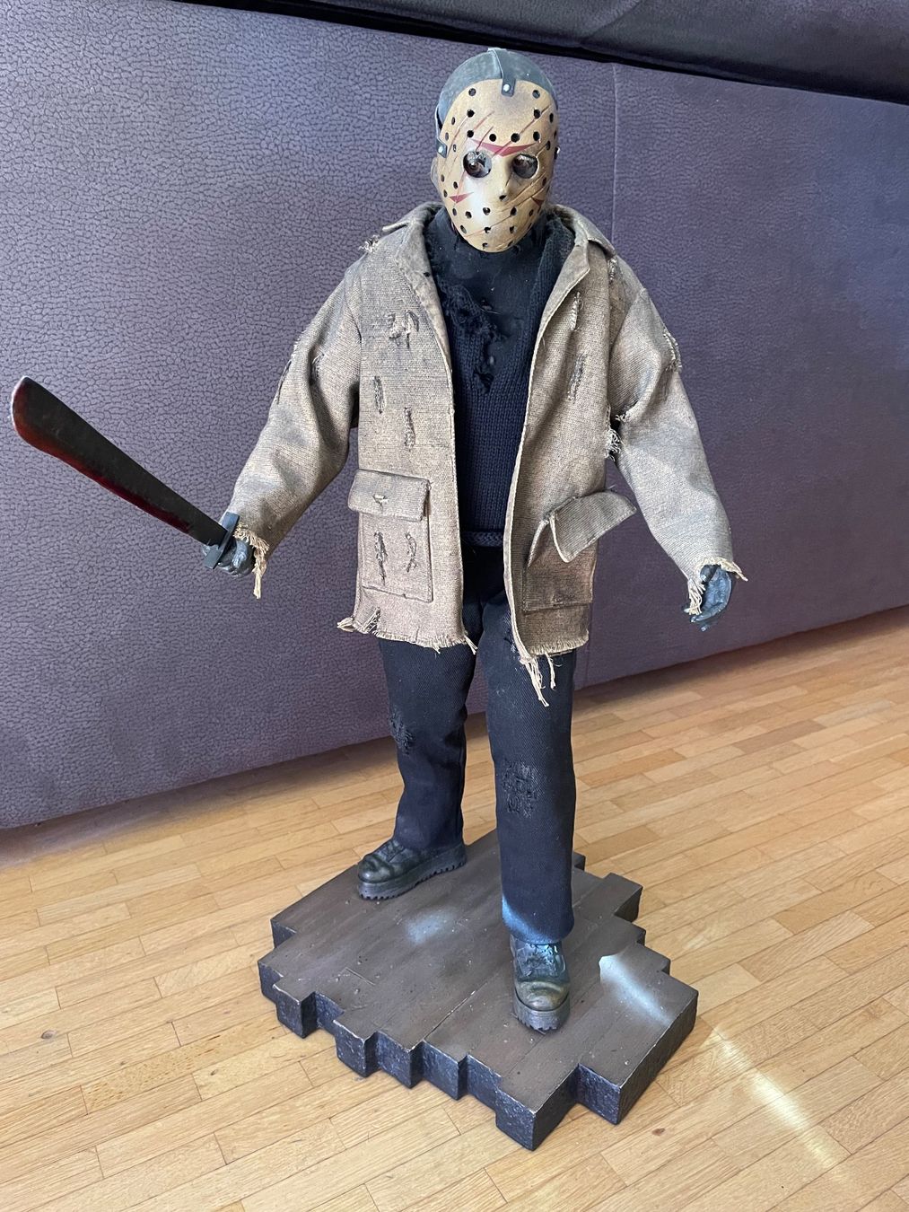 Statuette: JASON VOORHEES - SIDESHOW - 1/4 PREMIUM FORMAT STATUE – Usato da Egg b. Zürich venduto da underworld