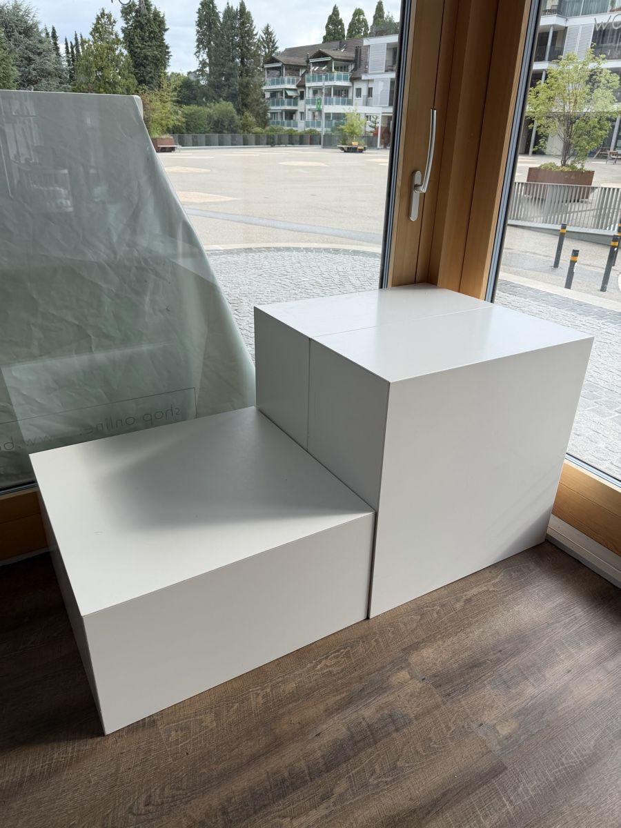 Altro in Decorazioni & Accessori: 3 Ausstellpodeste à 70x70x35 cm – Usato da Egg b. Zürich venduto da uniq2021