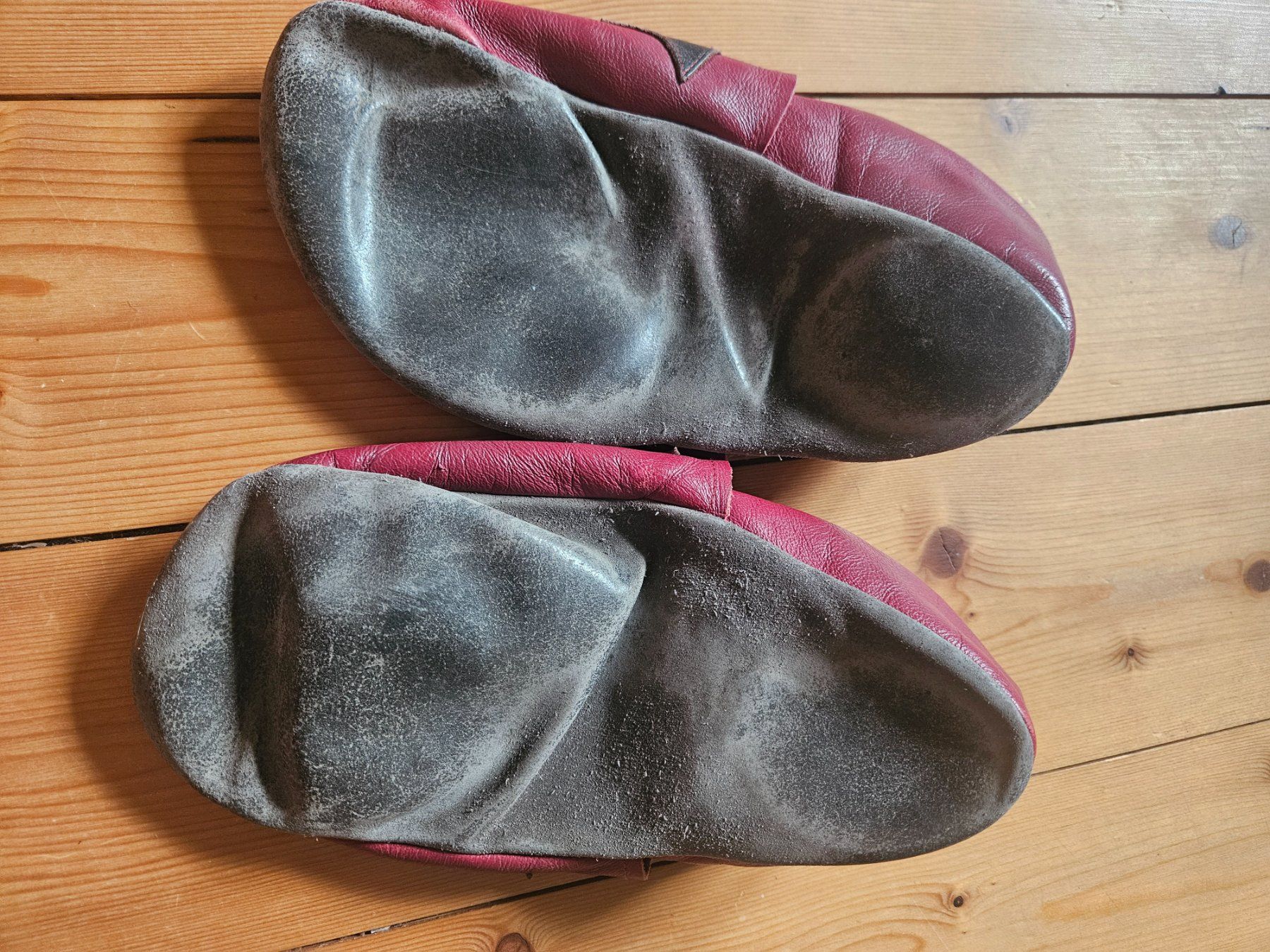 Chaussures garçon: Kinder Lederfinken 35 Fledermaus – D'occasion à Rifferswil par fle_5nqr 1