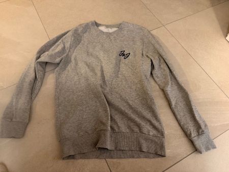 Pullover, Gr. M, sichtbar bis 25.10.26