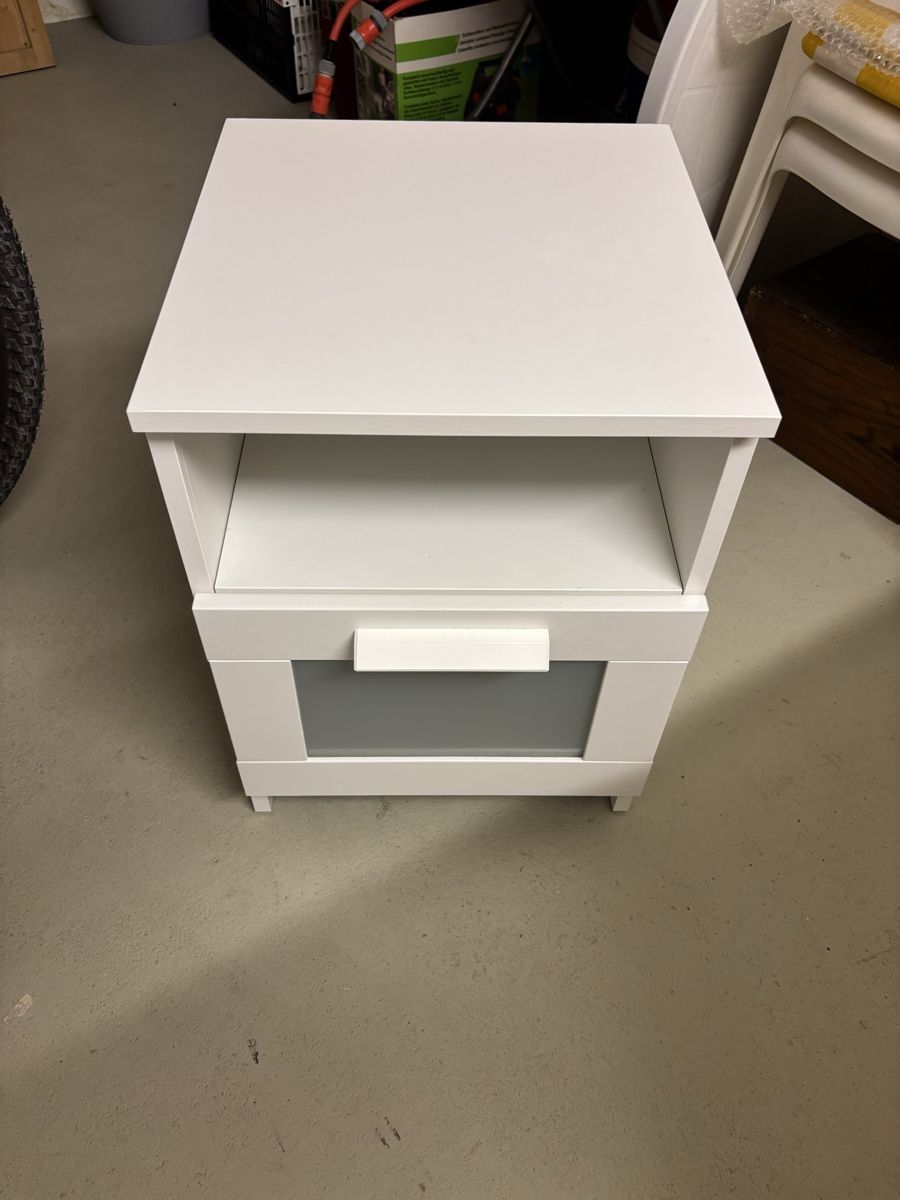 Comodini: Ikea Nachttisch  – Usato da Flims Dorf venduto da sve_6pf9