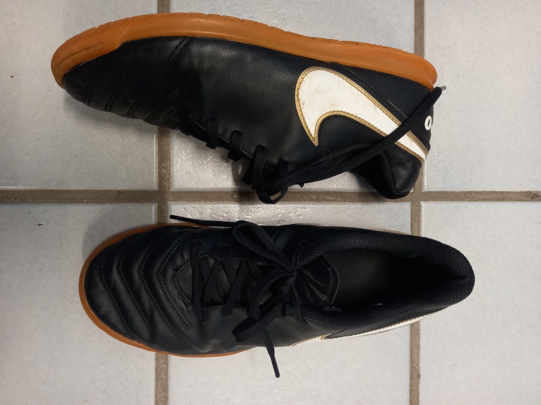 Nike Scarpe da uomo: Basket Nike 38.5 taille – Usato da Delémont venduto da Pathai68