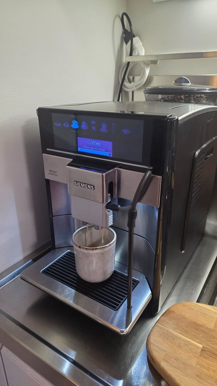 Siemens Kaffeemaschinen & Espressomaschinen: Siemens Coffee Machine EQ6 Plus extraKlasse (s700) – Gebraucht aus Geneva von tut_95td 1