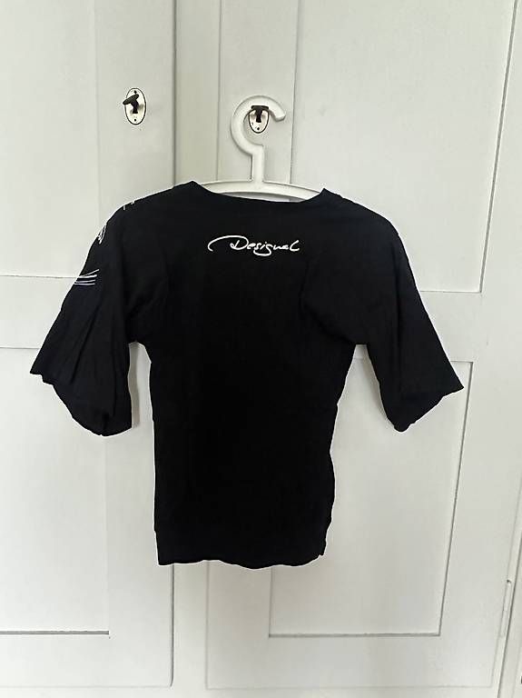 T-shirt: Desigual Shirt – Usato da Chur venduto da Corina1111 1