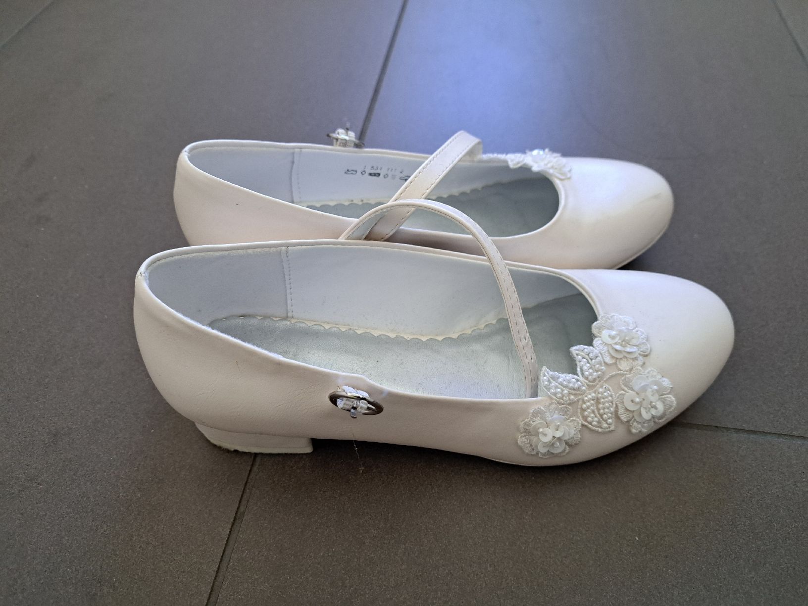 Scarpe per ragazze: Mädchen- Schuhe 34 – Usato da Unteriberg venduto da Daisy84 1