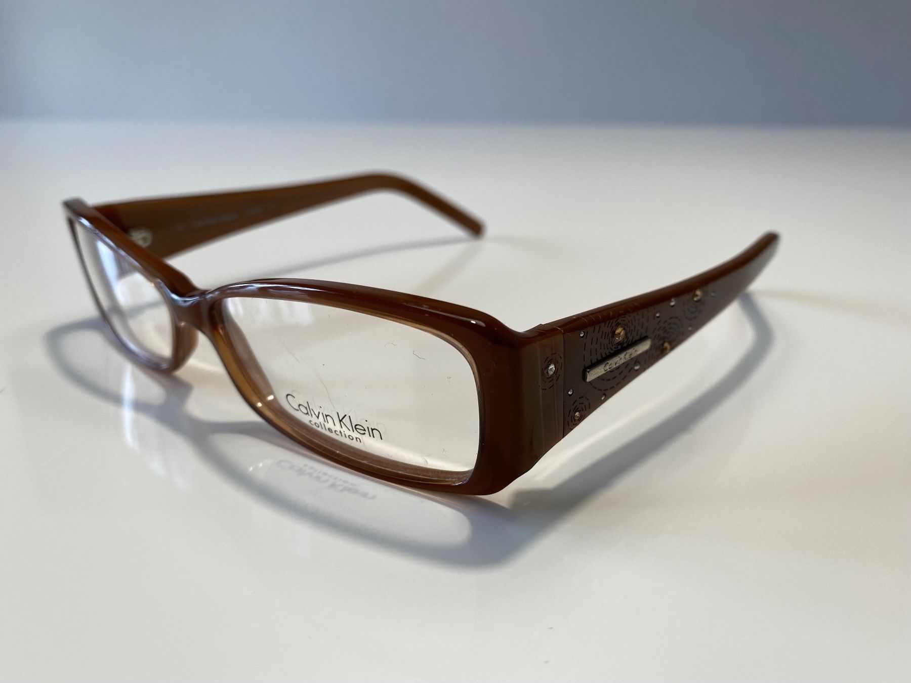 Calvin Klein Brillen & Gläser: Monture de Lunettes Calvin Klein – Neu (gemäss Beschreibung) aus Bottens von 2Lens 1