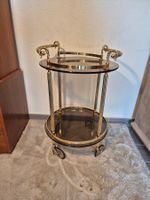 Desserte vintage doré et verre fumé, style Hollywood Regency