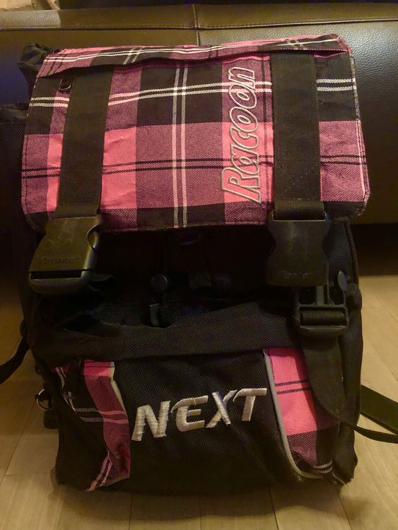 Schulthek / Rucksack v. Racoon (schwarz-pink kariert) (Gebraucht) in ...