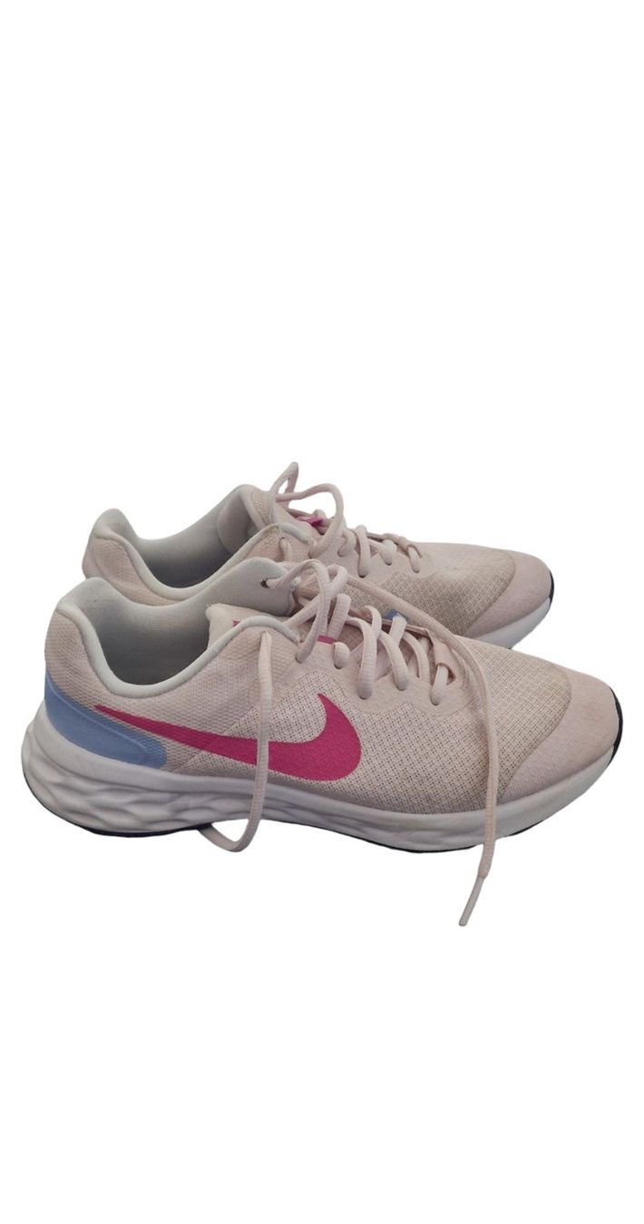 Nike Scarpe da donna: Nike Schuhe – Usato da Zürich venduto da Abrar123