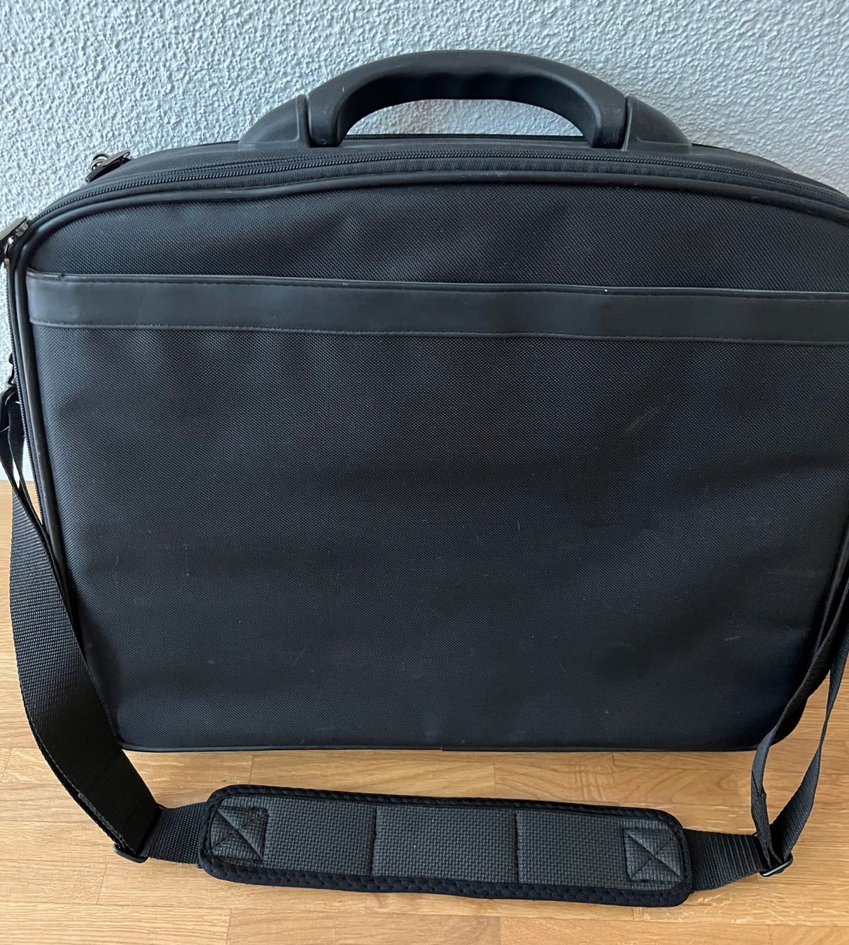 Targus Borse: Laptoptasche TARGUS – Nuovo (secondo la descrizione) da Adliswil venduto da Tsukisama 1