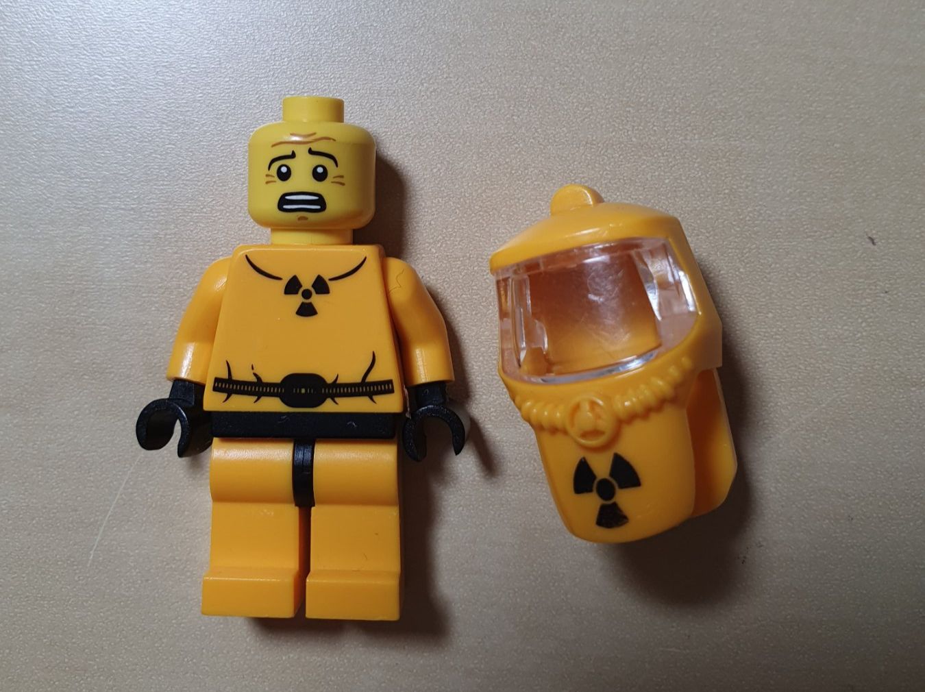 Lego Minifigur Hazmat Guy ( 857 ) (Gebraucht) in Niederuzwil für CHF 10 ...