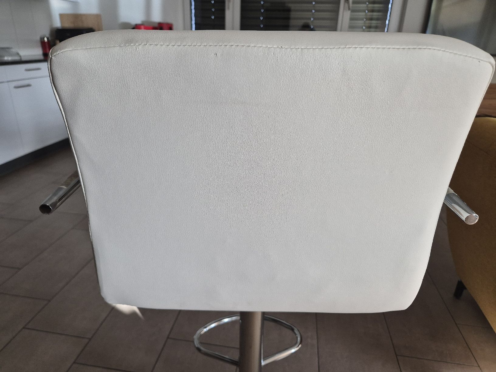 Sedie: Barhocker mit Armlehnen weiss – Usato da Neuhausen venduto da sou_t9p8 7