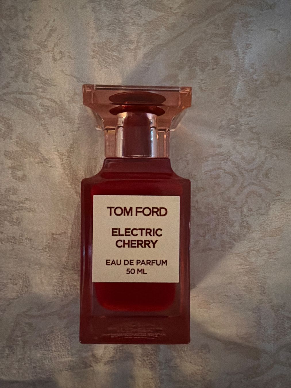 Tom Ford Profumi & Eau de Toilette: Tom Ford Electric cherry neuf avec boîte – Nuovo e nell'imballaggio originale da Lausanne venduto da Meganelausanne 1