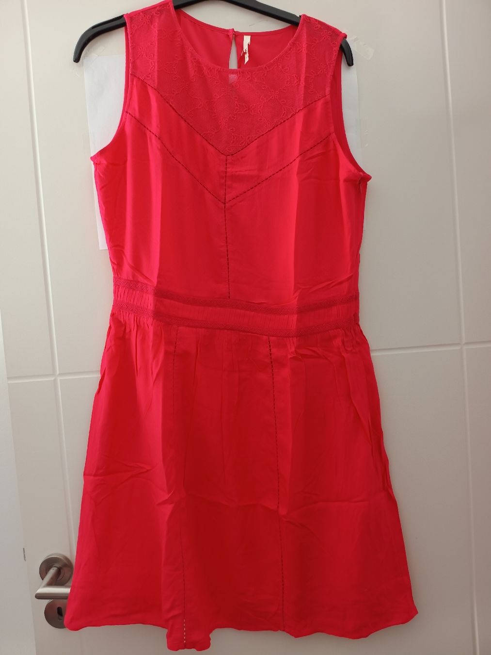 IKKS Vestiti: Robe coton rouge broderie plastron IKKS I-Code T42 – Nuovo e nell'imballaggio originale da Genève venduto da Brachiopode 6