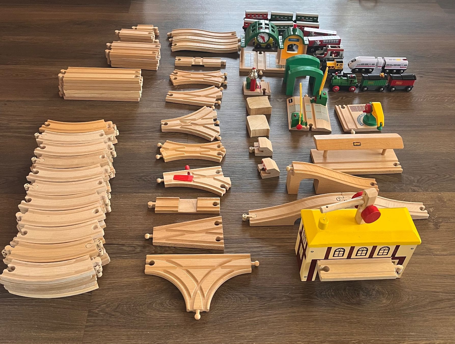 Brio Jouets: Brio Eisenbahn - 123-teilig – D'occasion à Brüttisellen par Stinkerli78 1