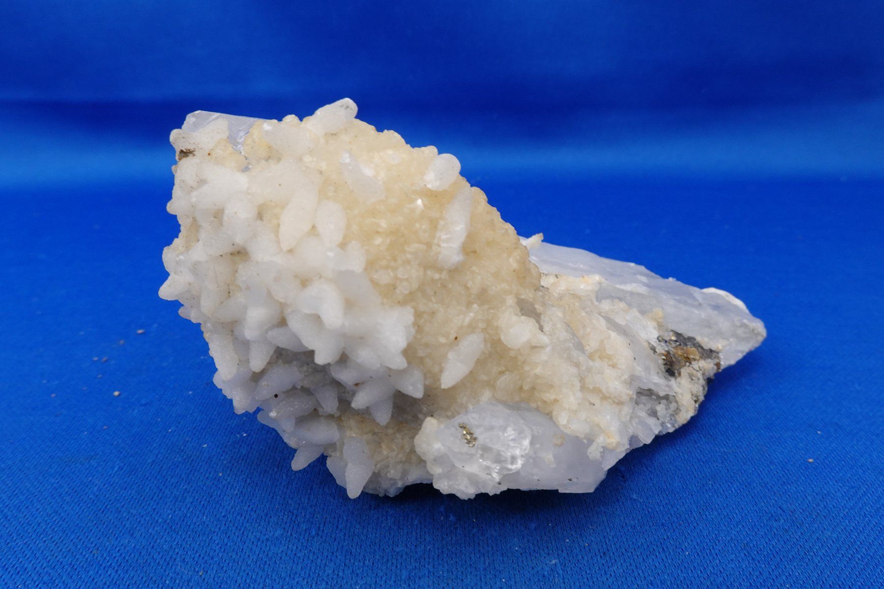 Minerali & Pietre curative: Bergkristall mit Dolomit und Calcit – Nuovo e nell'imballaggio originale da Schinznach Bad venduto da Demerald 4