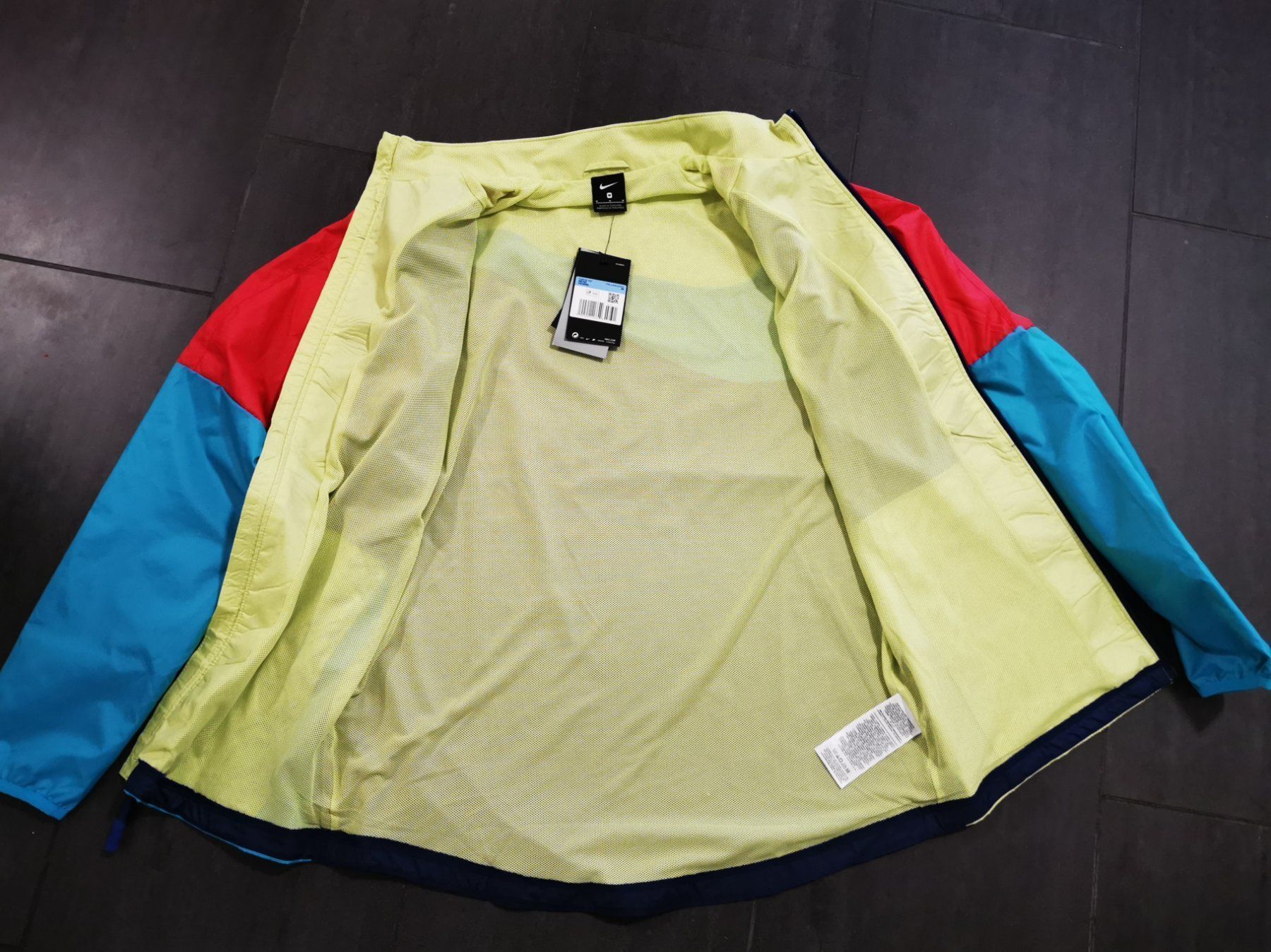 Nike Giacche: NIKE Trainingsjacke FCB Repel Grösse M – Nuovo e nell'imballaggio originale da Rikon im Tösstal venduto da Bravora 4
